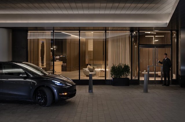 30 RIVERSIDE Boulevard 21M