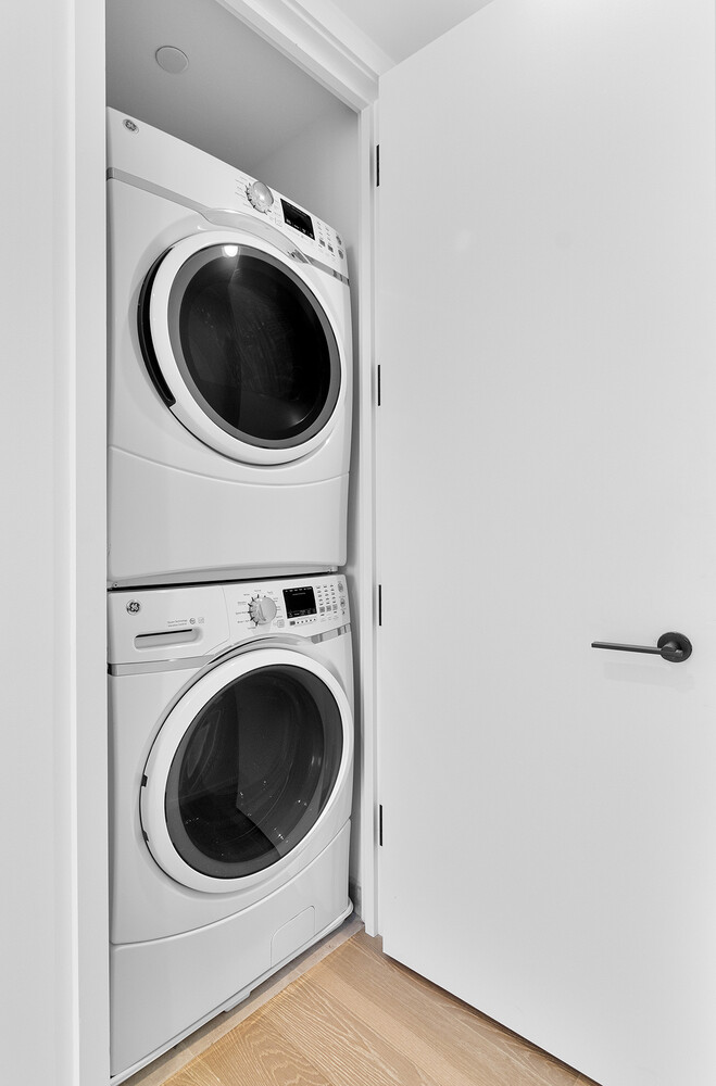 30 RIVERSIDE Boulevard 21M