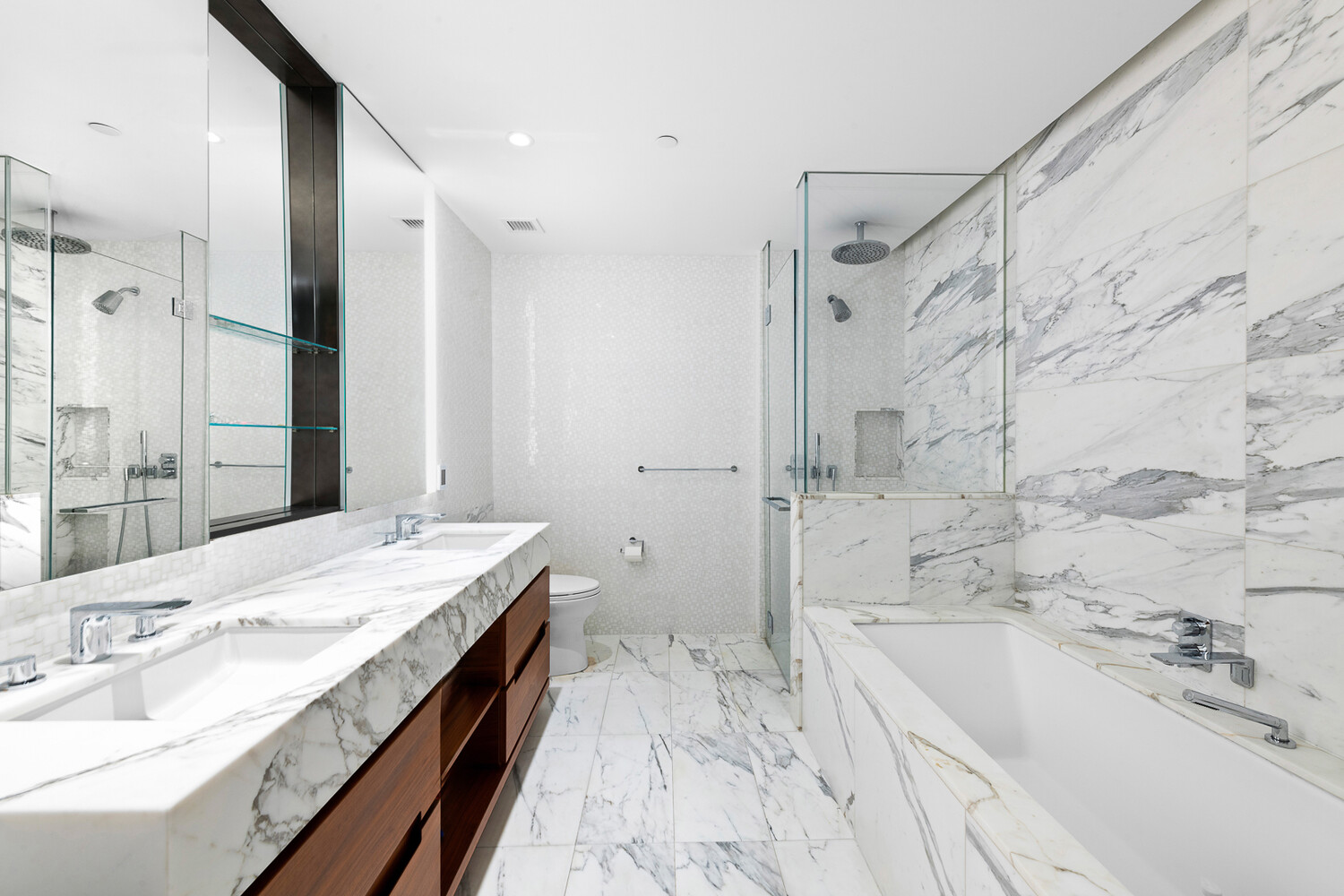 30 RIVERSIDE Boulevard 21M