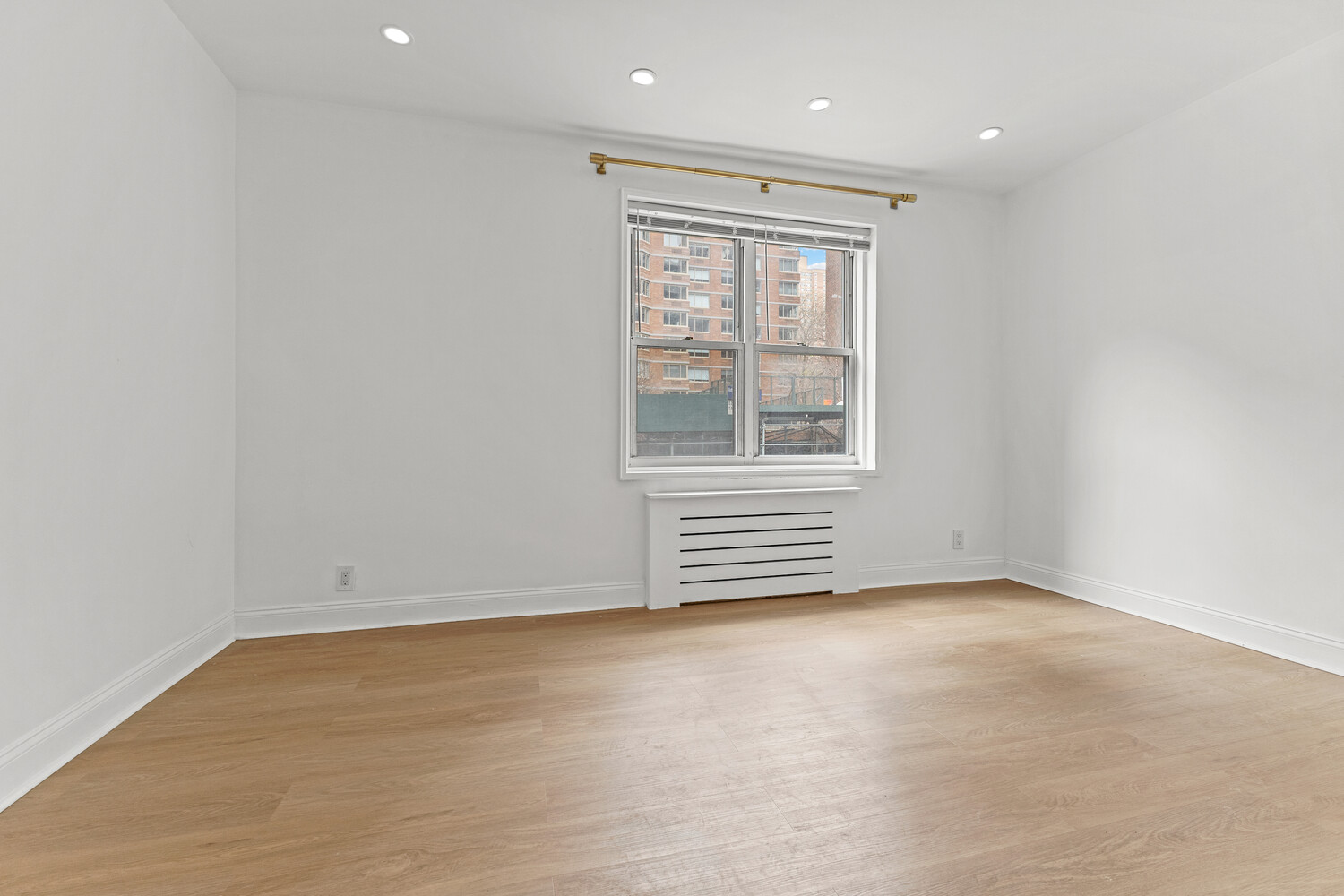 350 E 30TH Street 1D