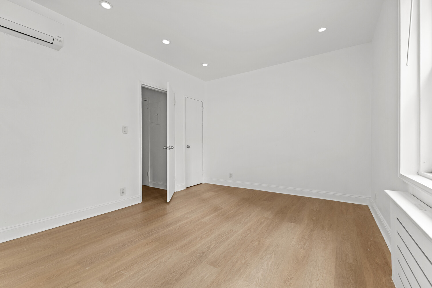 350 E 30TH Street 1D