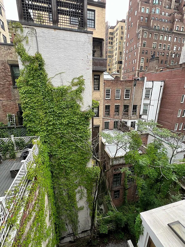 25 E 69TH Street 5T