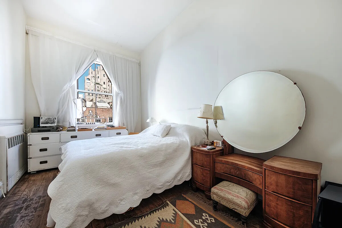 25 E 69TH Street 5T