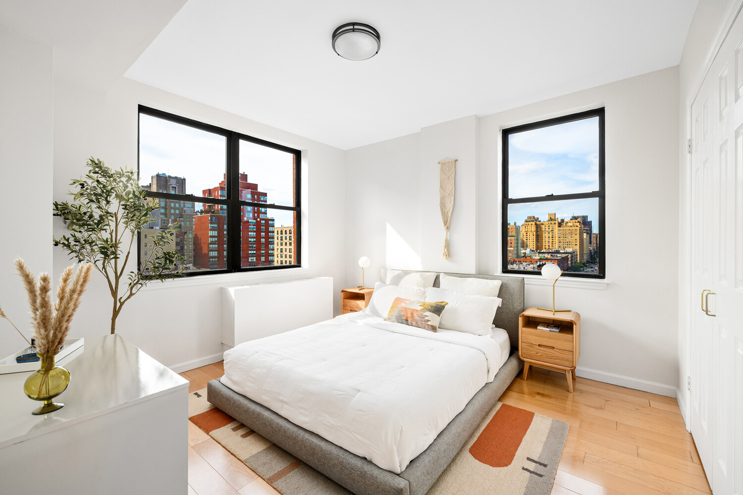 186 W 80TH Street 10E