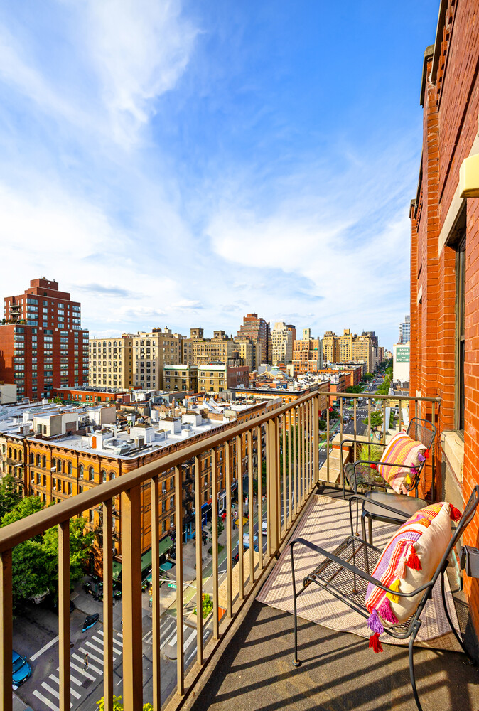 186 W 80TH Street 10E
