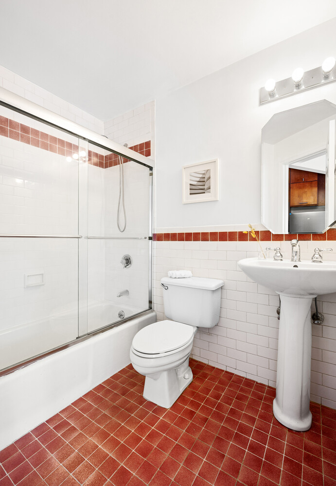 186 W 80TH Street 10E