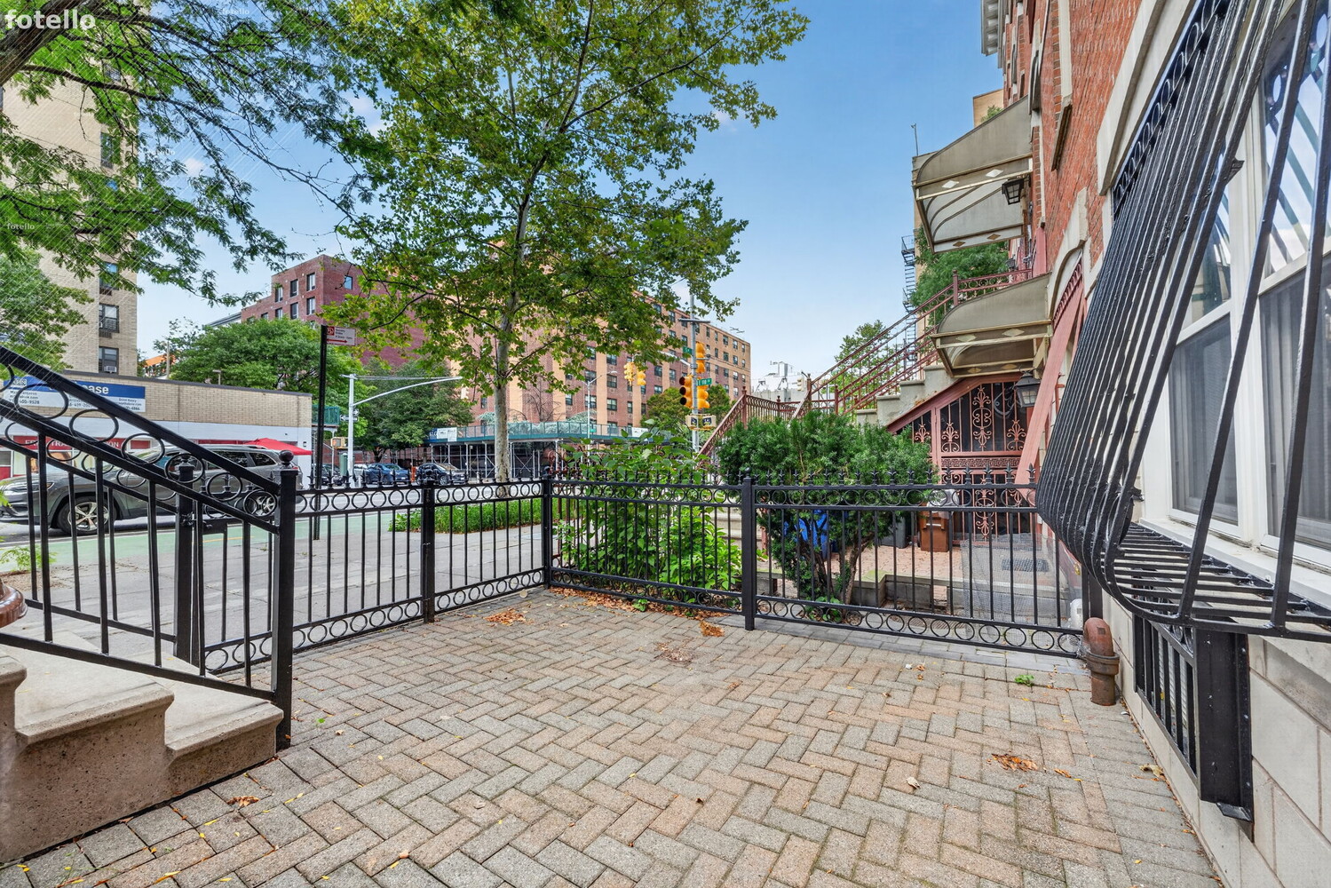 1451 5TH Avenue 3FAM