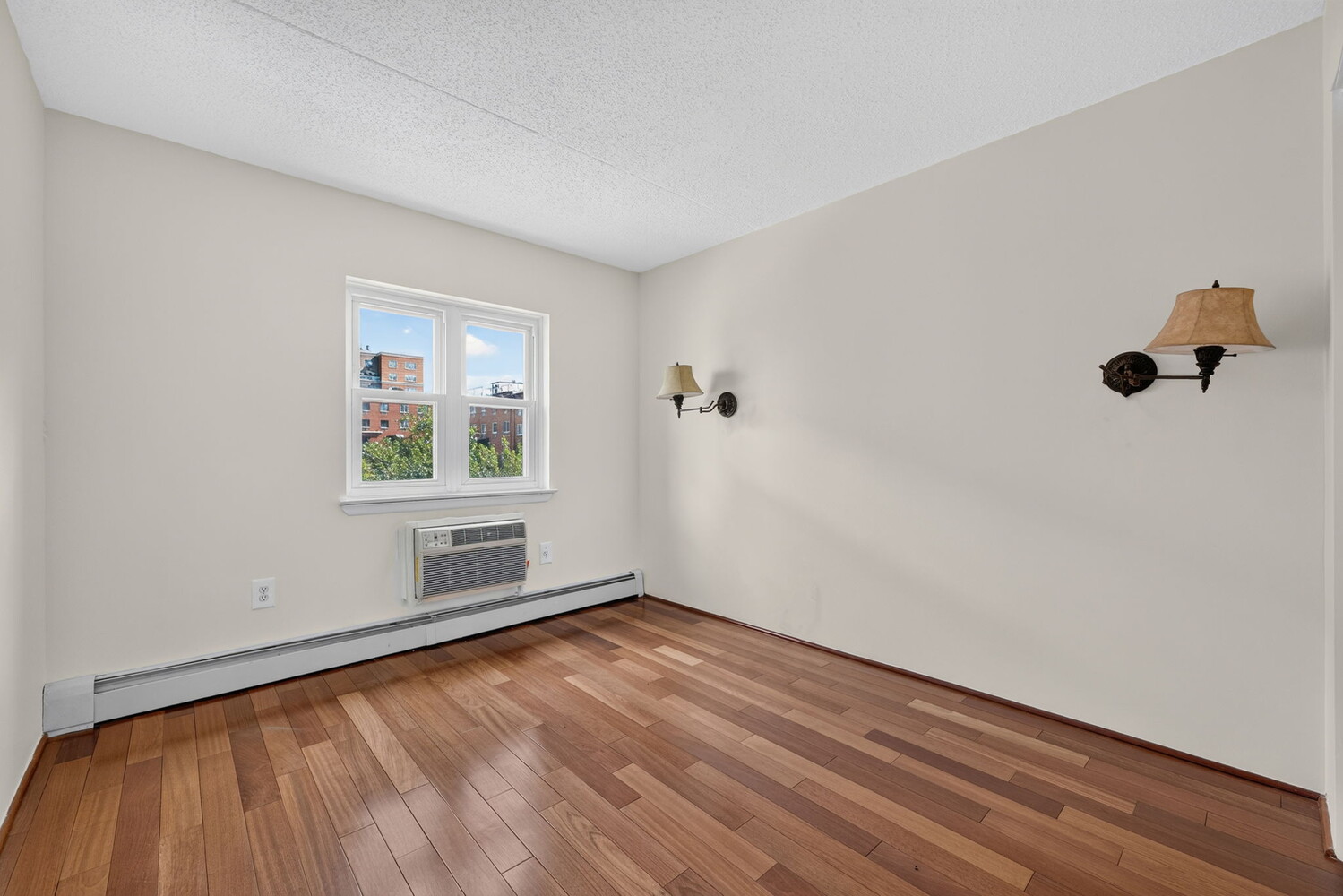 1451 5TH Avenue 3FAM