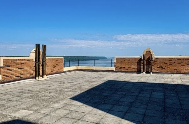 250 CABRINI Boulevard 2J