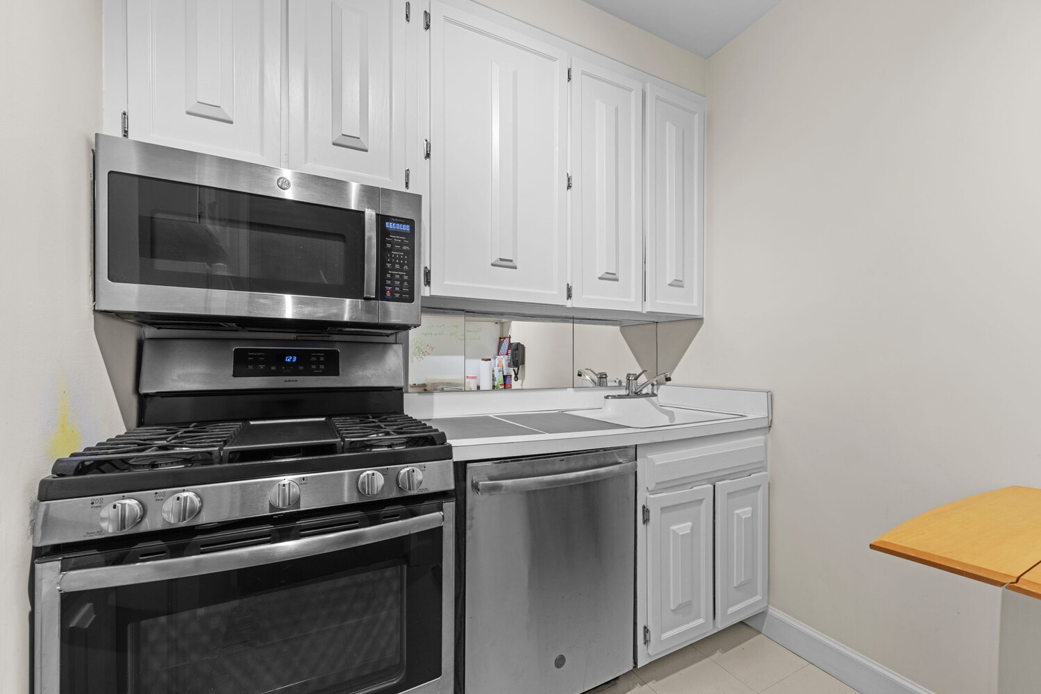 117 E 57TH Street 32F