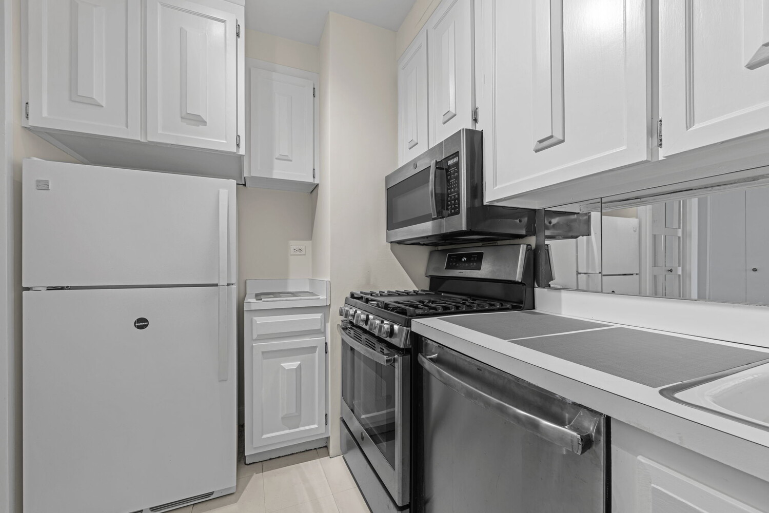 117 E 57TH Street 32F