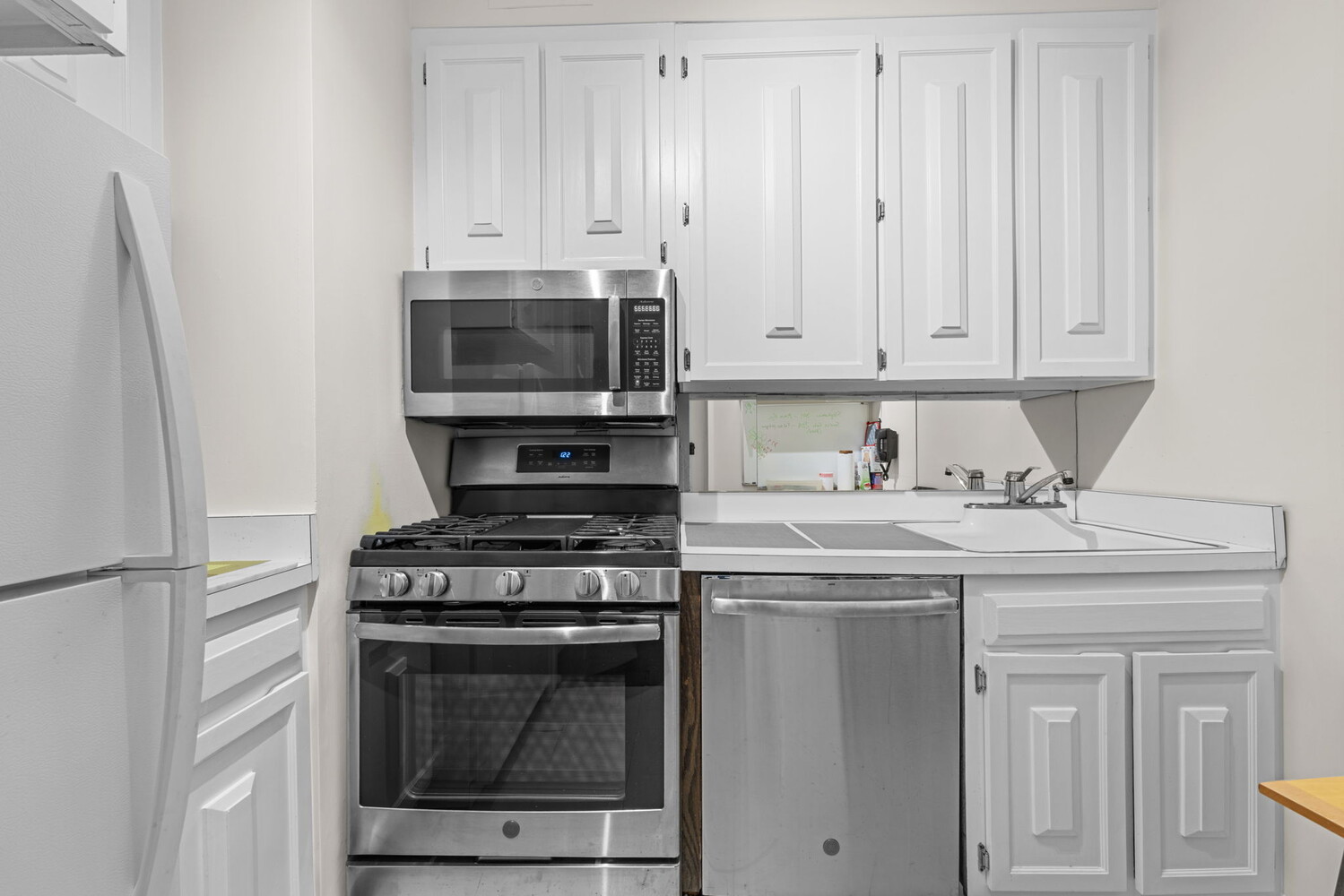 117 E 57TH Street 32F