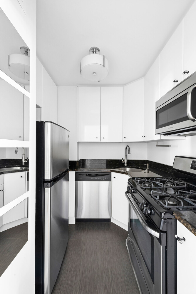 301 E 45TH Street 21F