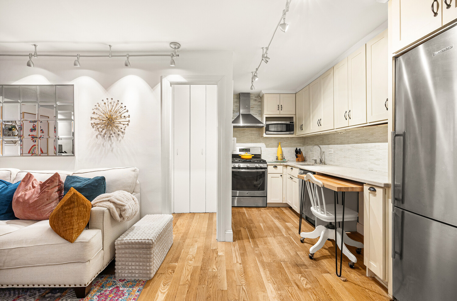 370 E 76TH Street C404