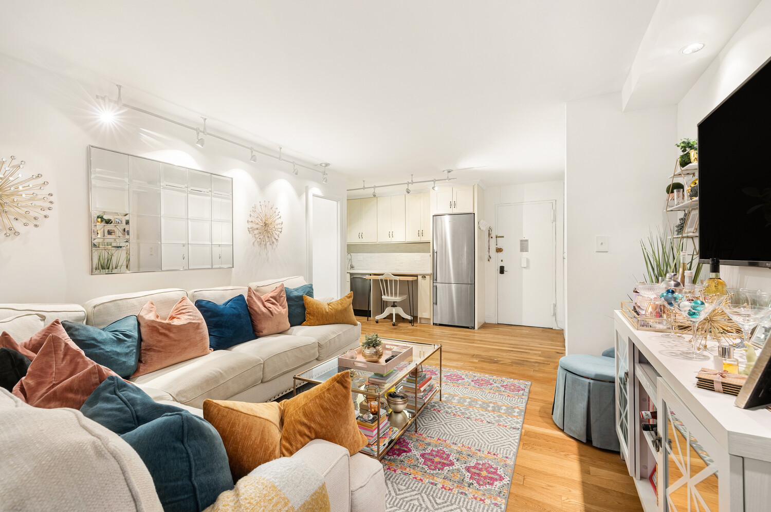 370 E 76TH Street C404