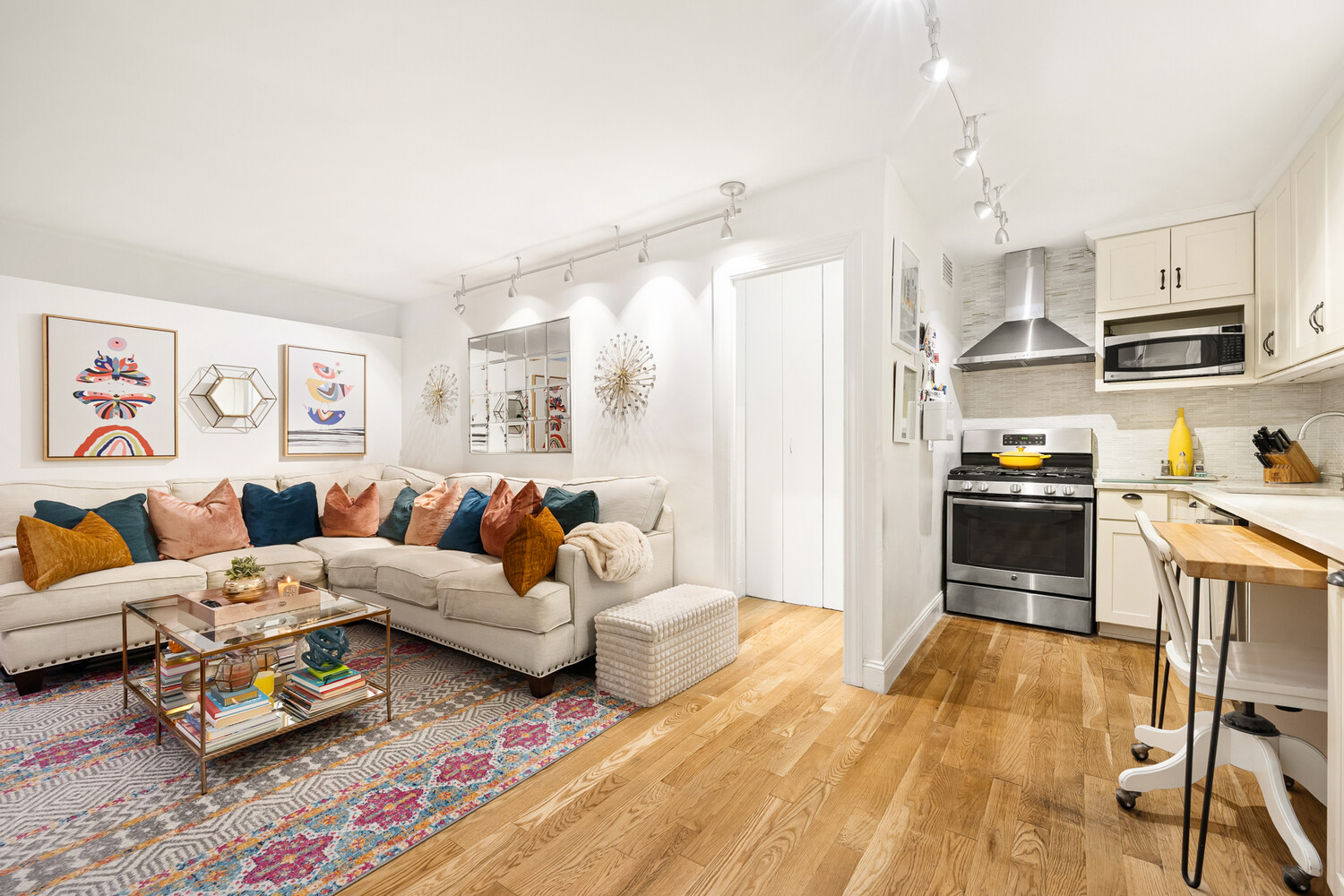 370 E 76TH Street C404