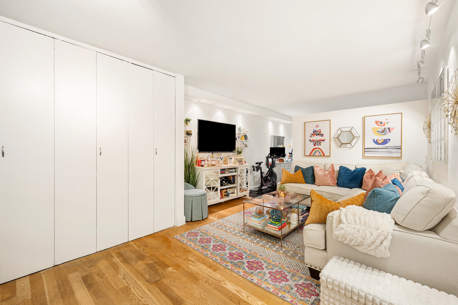370 E 76TH Street C404