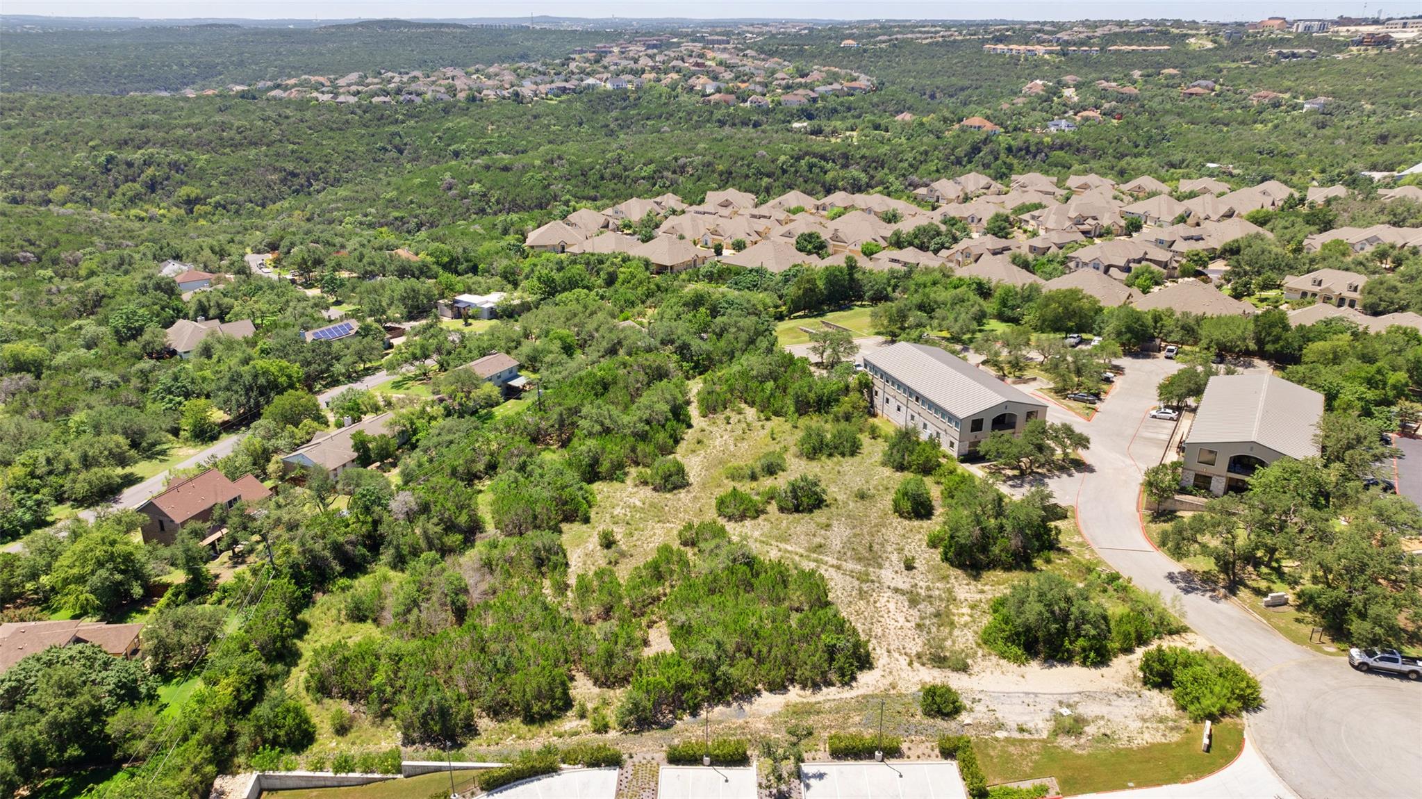 9 Lakeway Centre CT