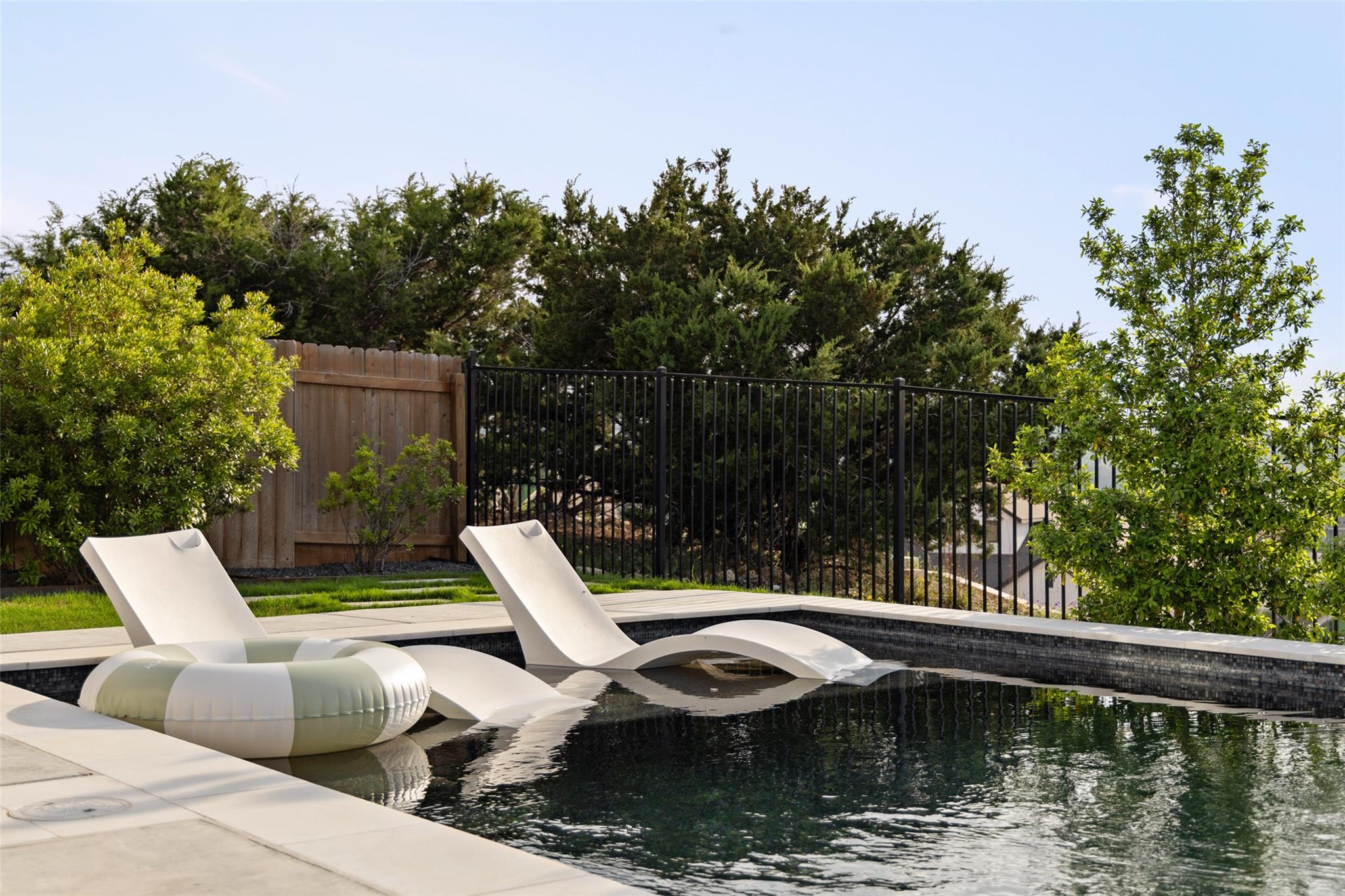 6517 Empresa DR