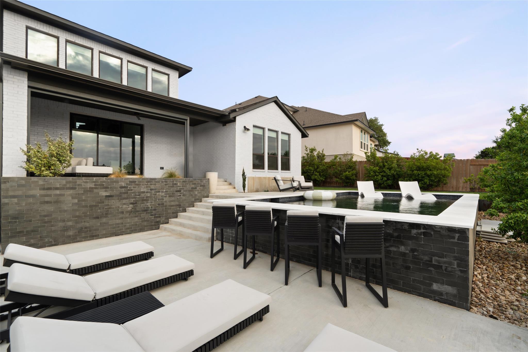 6517 Empresa DR