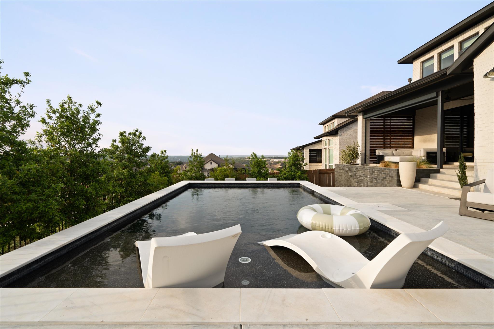 6517 Empresa DR