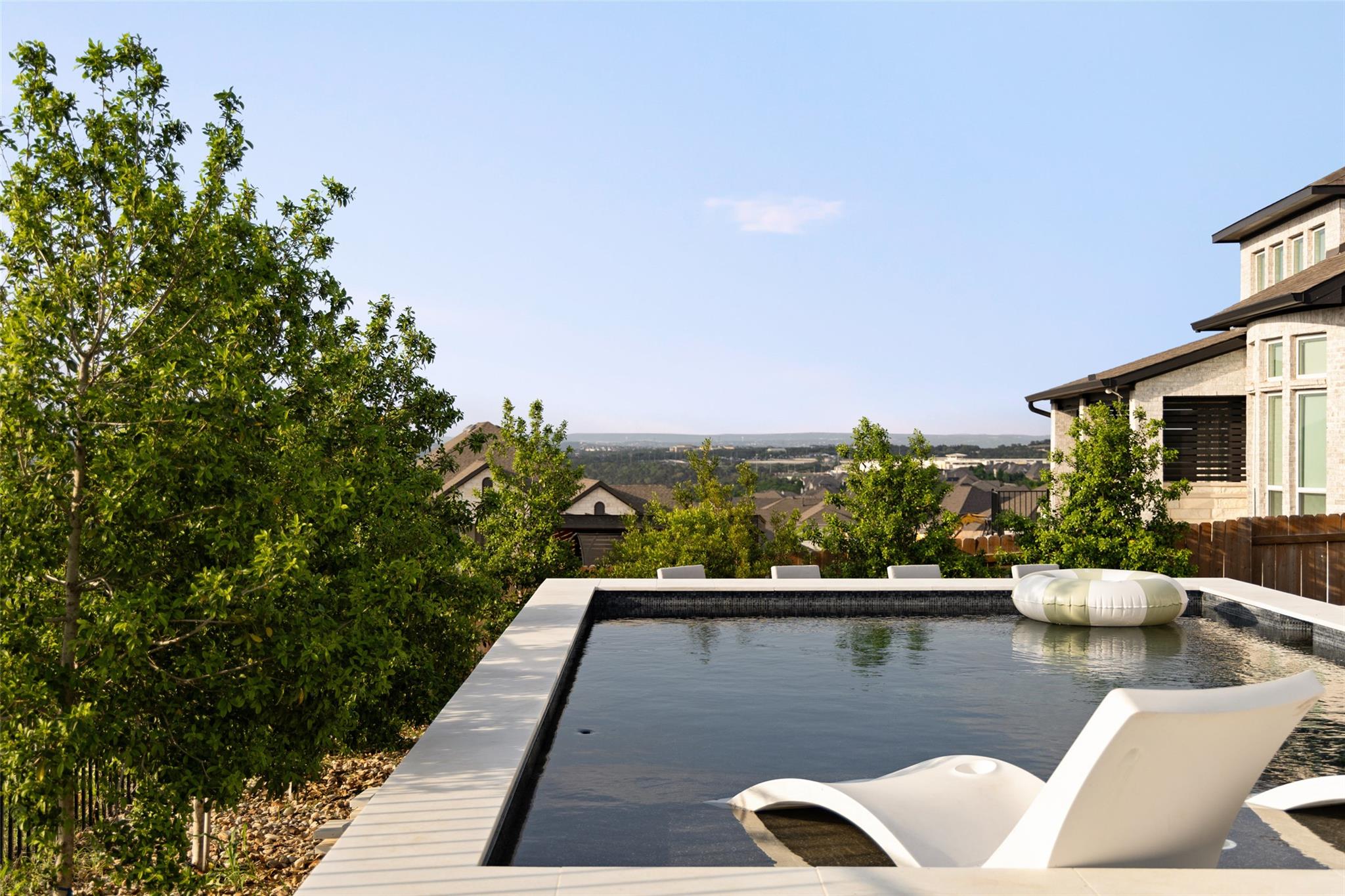 6517 Empresa DR