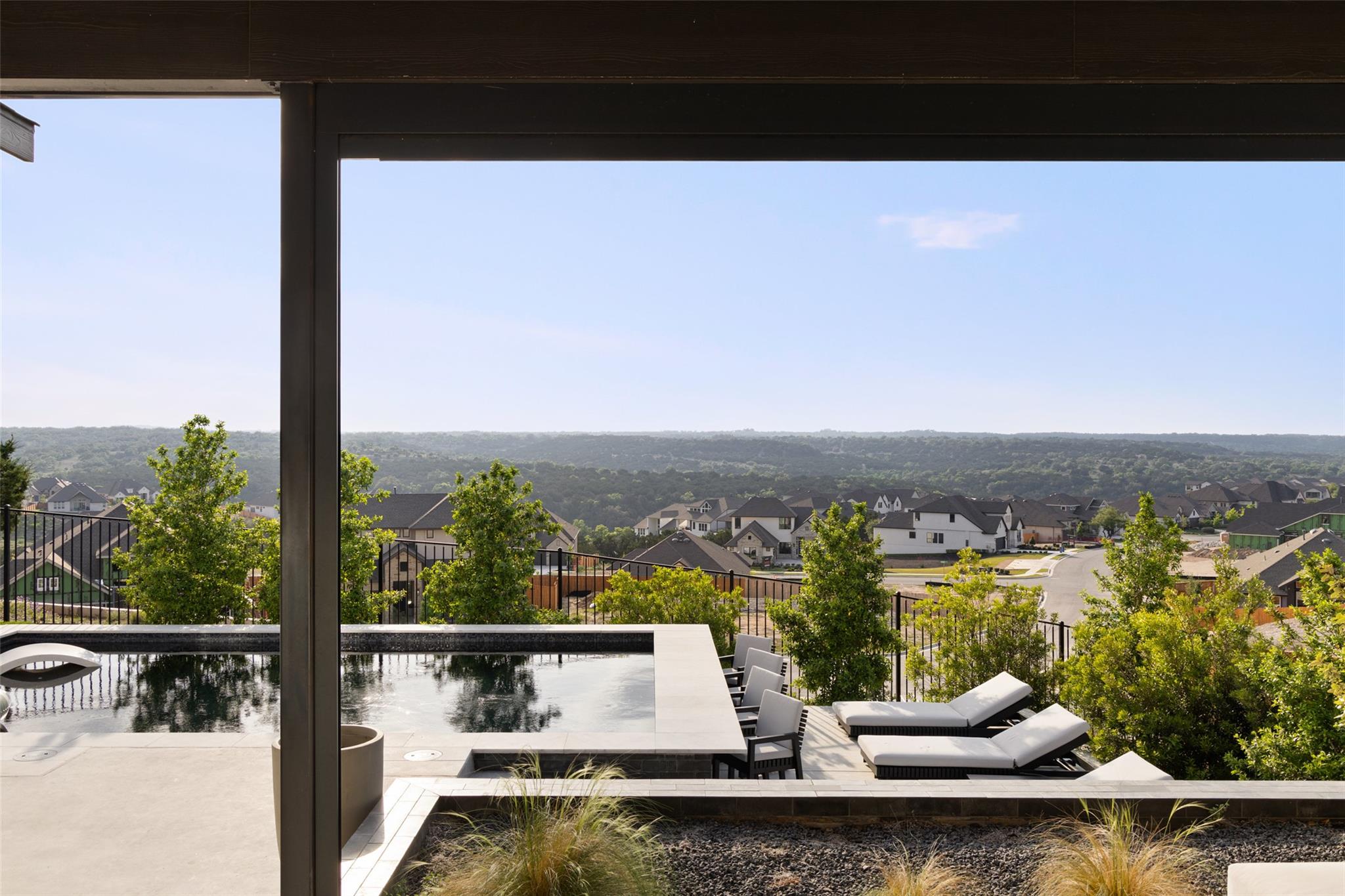 6517 Empresa DR