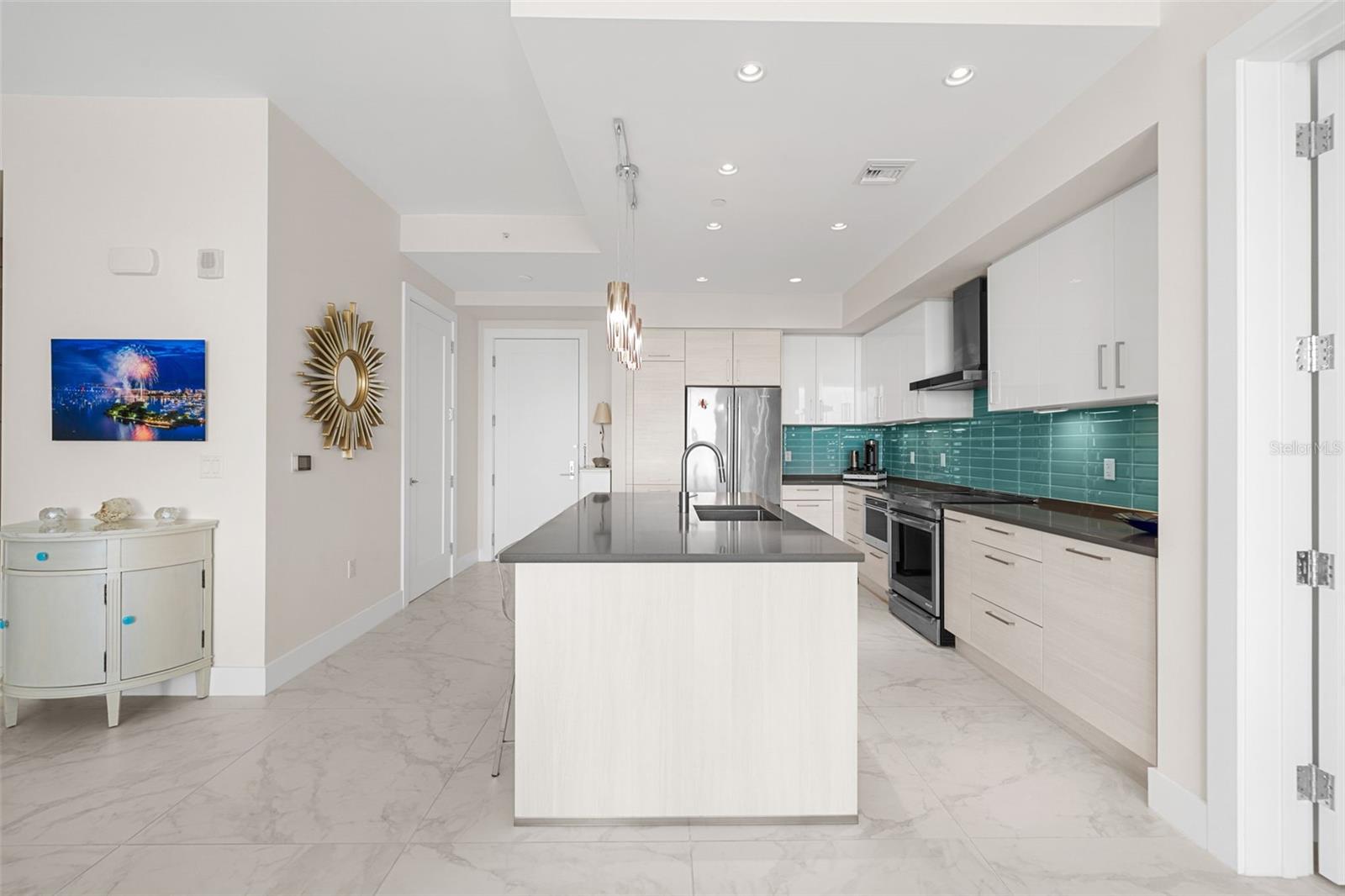 111 S PINEAPPLE AVE #903