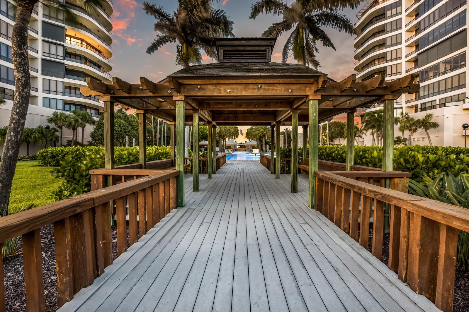 435 L AMBIANCE DR #M408