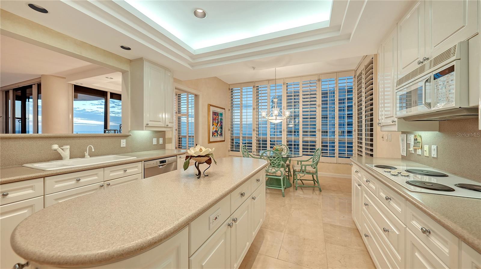 435 L AMBIANCE DR #M408