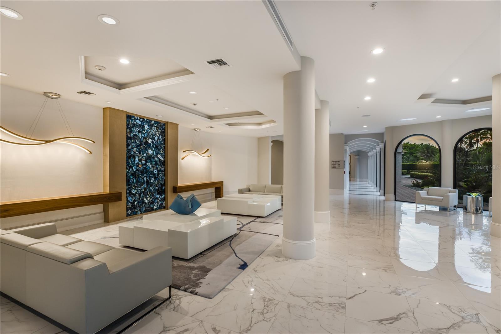 435 L AMBIANCE DR #M408