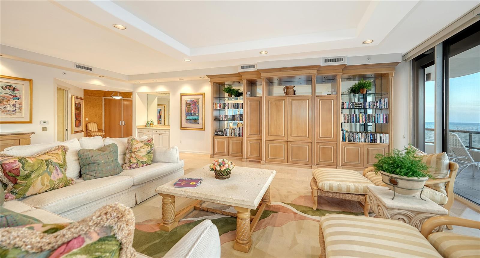 435 L AMBIANCE DR #M408