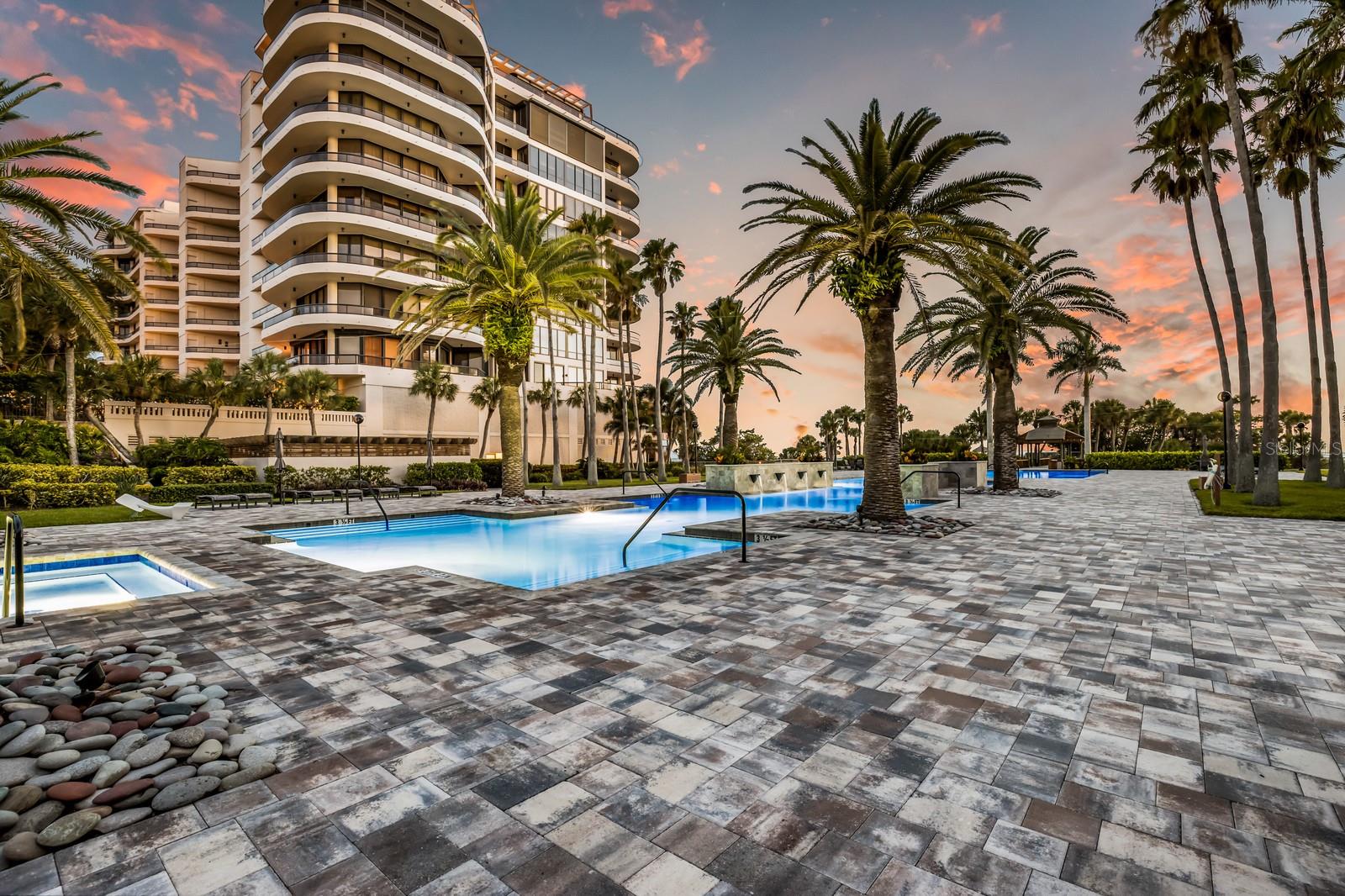 435 L AMBIANCE DR #M408