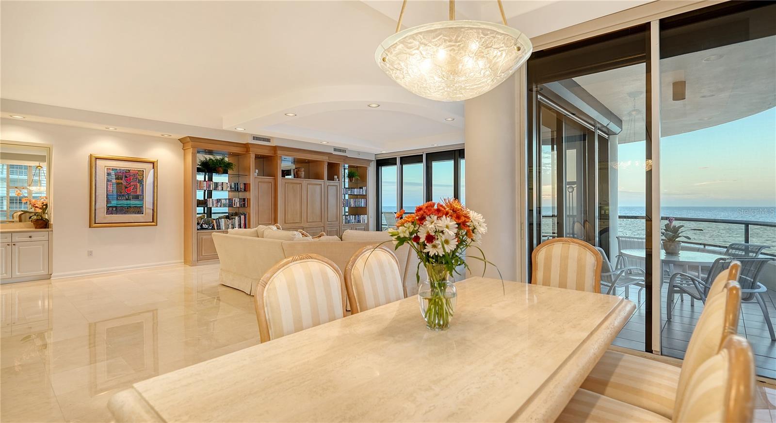 435 L AMBIANCE DR #M408