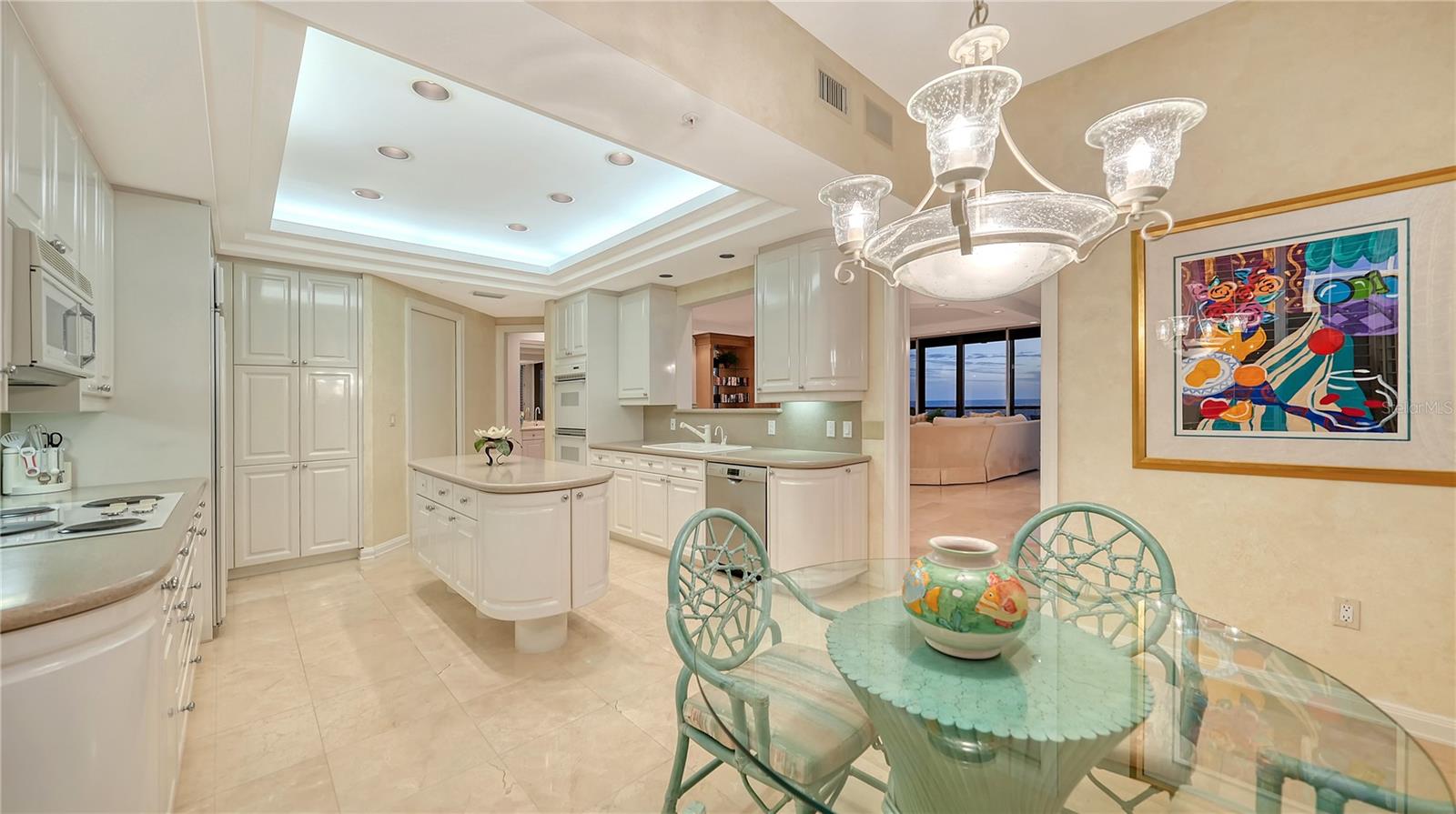 435 L AMBIANCE DR #M408