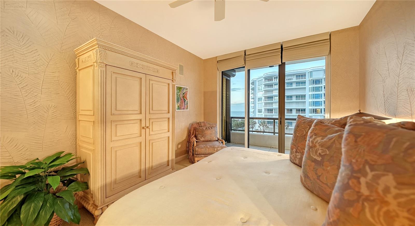 435 L AMBIANCE DR #M408