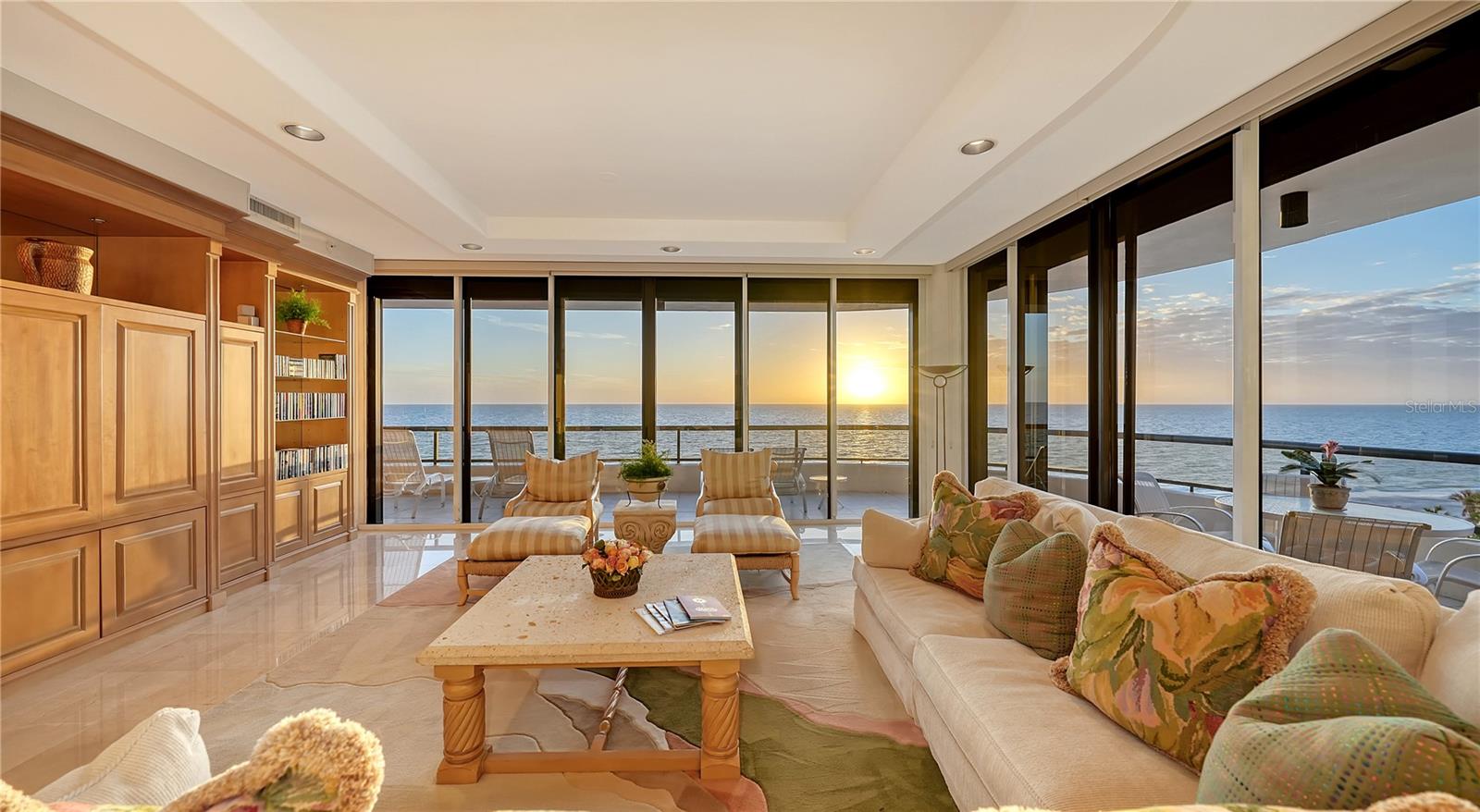 435 L AMBIANCE DR #M408