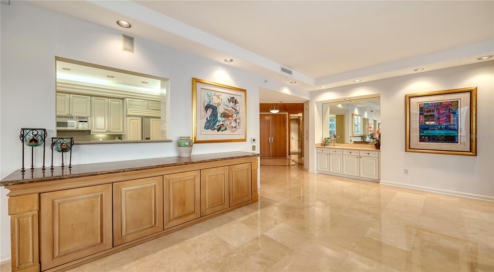 435 L AMBIANCE DR #M408