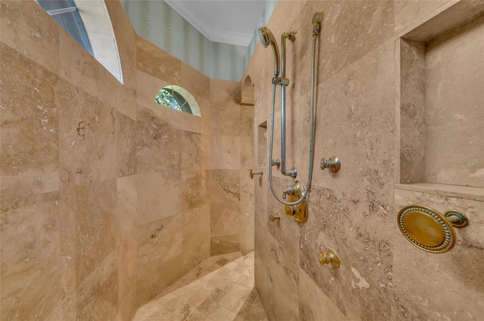 8105 WARWICK GARDENS LN