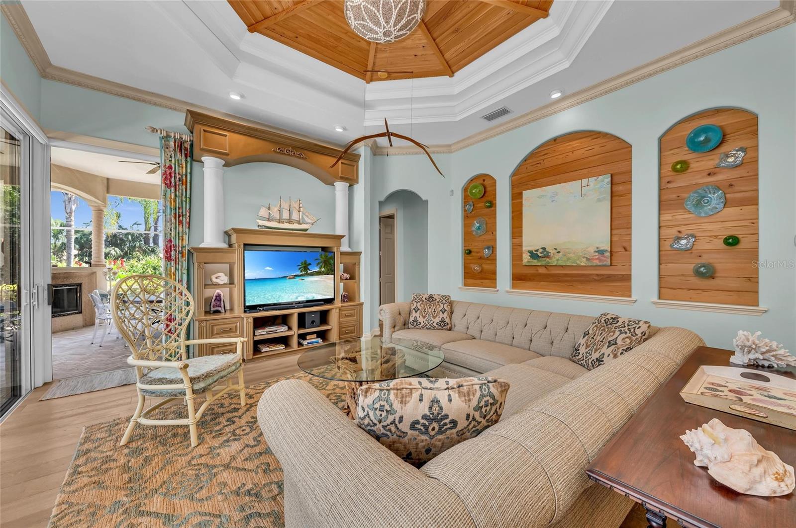 8105 WARWICK GARDENS LN