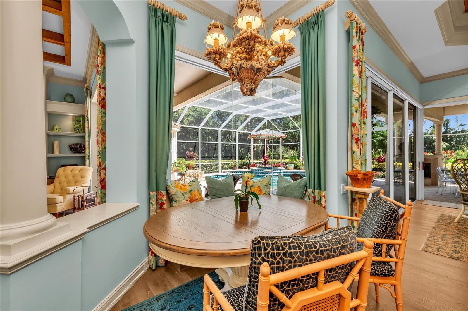 8105 WARWICK GARDENS LN