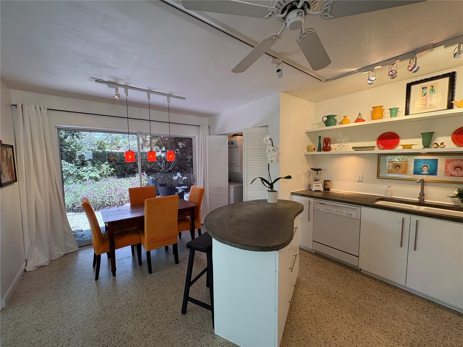 2303 BOUGAINVILLEA ST