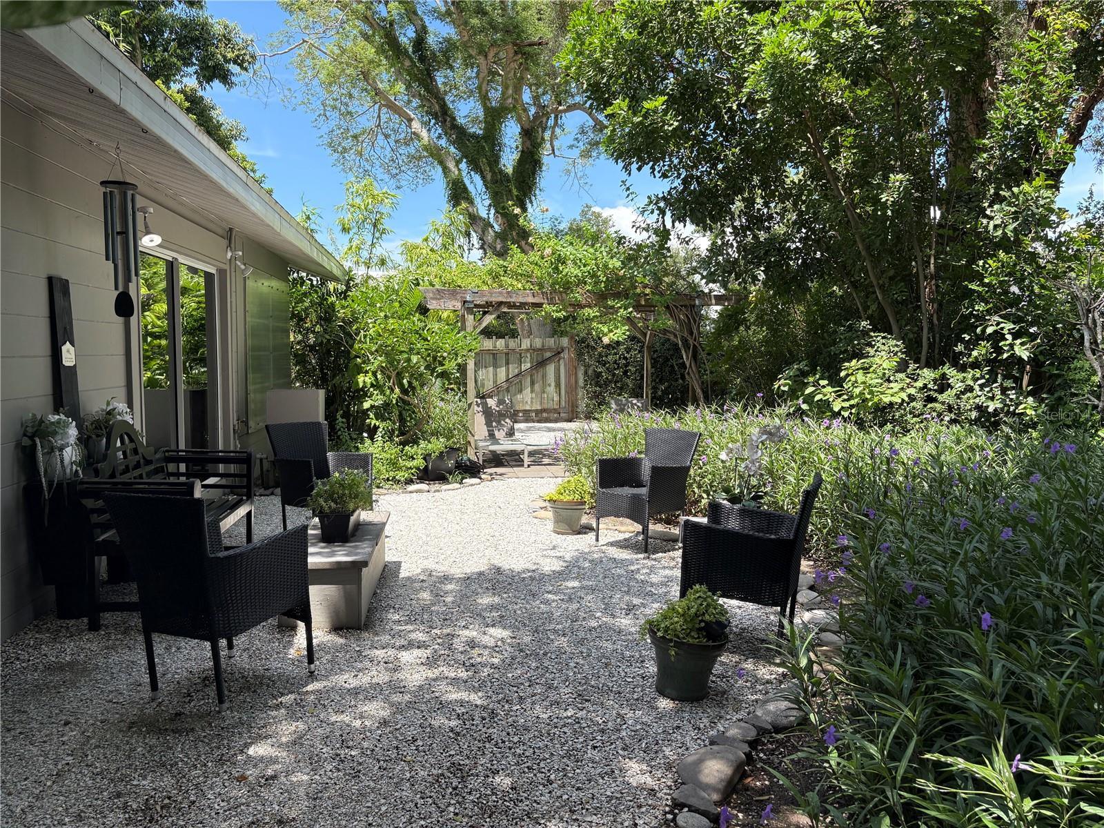 2303 BOUGAINVILLEA ST