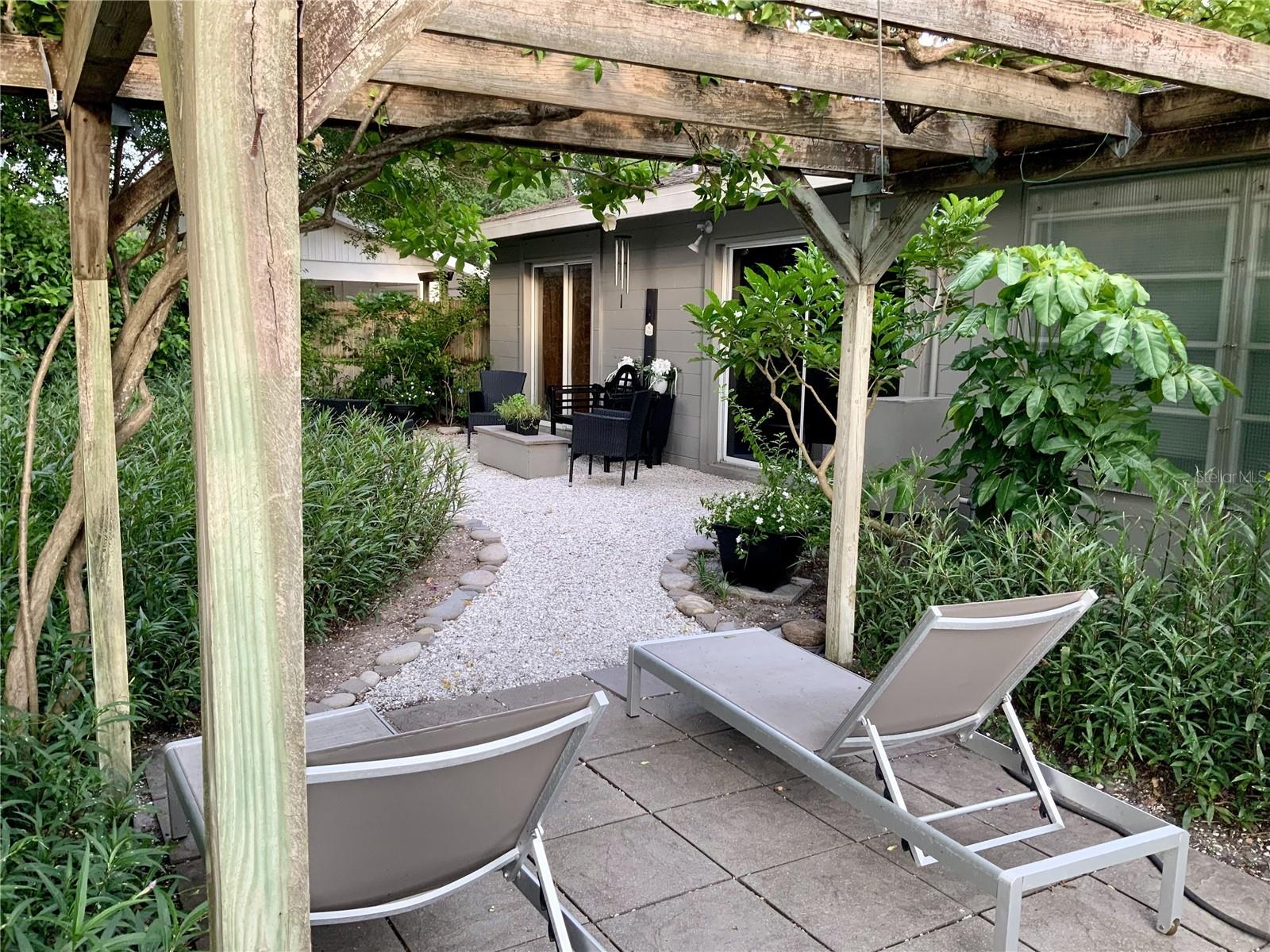 2303 BOUGAINVILLEA ST