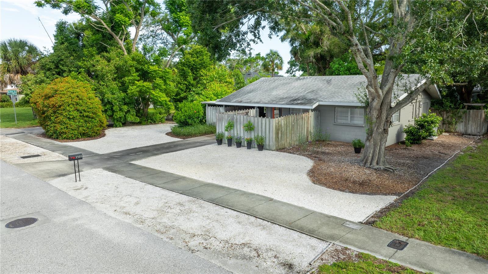 2303 BOUGAINVILLEA ST