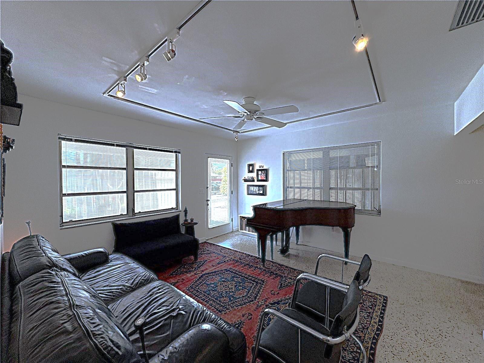 2303 BOUGAINVILLEA ST