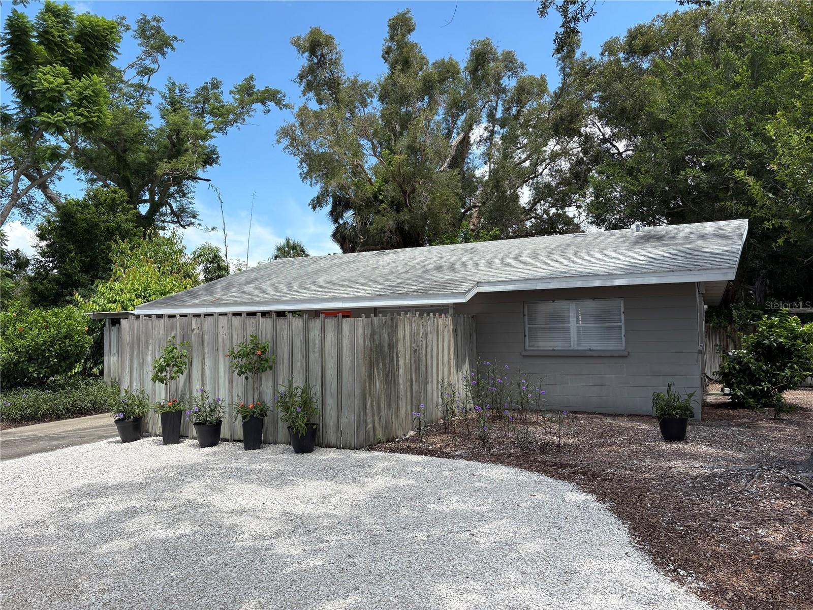 2303 BOUGAINVILLEA ST