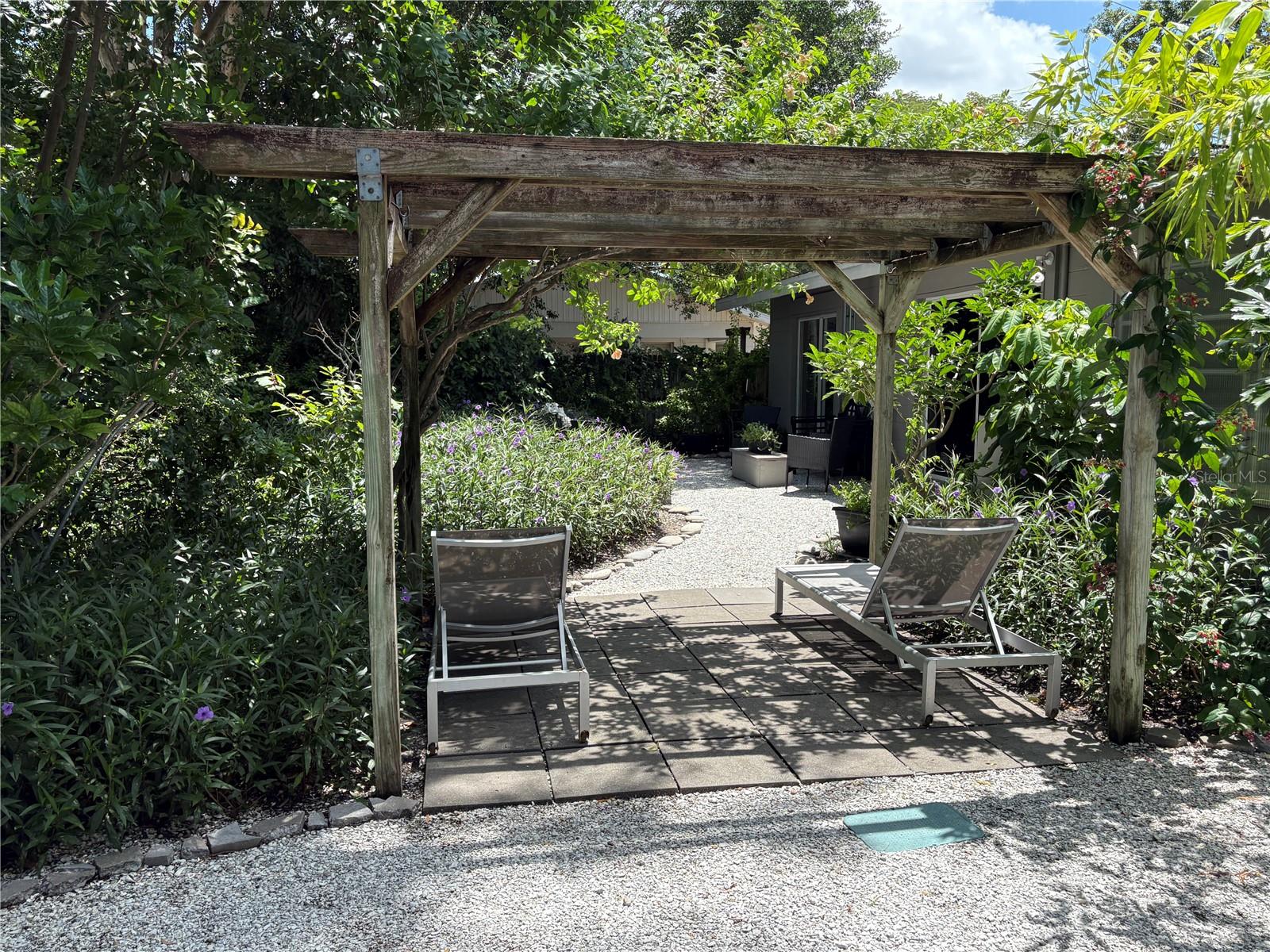 2303 BOUGAINVILLEA ST