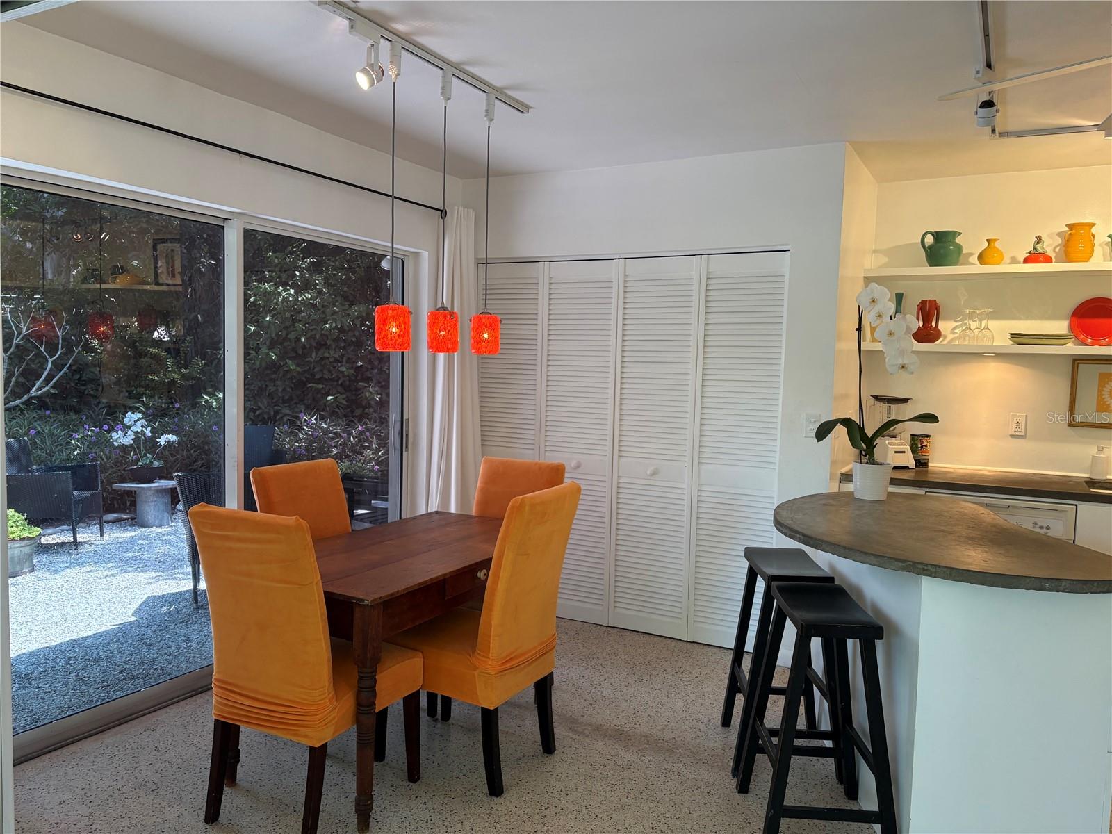 2303 BOUGAINVILLEA ST