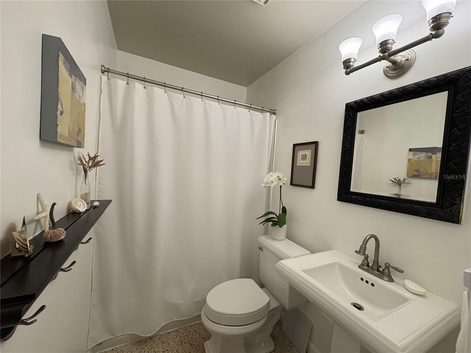 2303 BOUGAINVILLEA ST